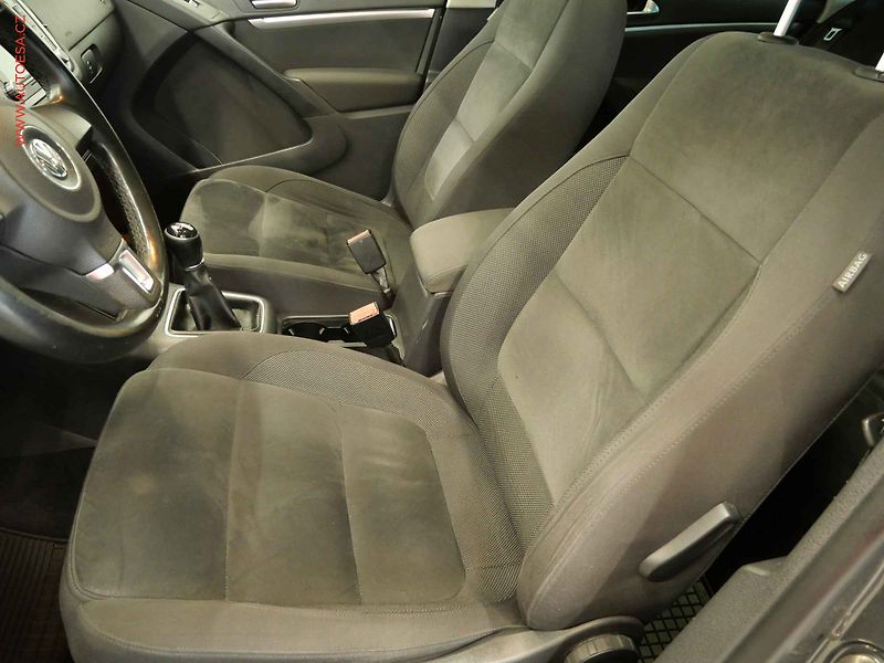 Volkswagen Tiguan (2012) 1.4 TSI, Bixen, panor. - fotka 9 z 21