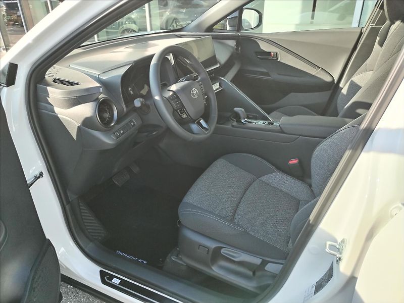 Toyota C-HR (2026) 1.8 HYBRID e-CVT  STYLE - fotka 5 z 12