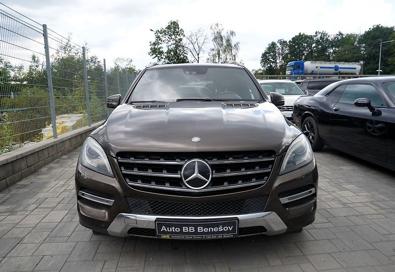 Mercedes-Benz Třídy M ML 350i AMG 4Matic/Motor klepe - fotka 1 z 29