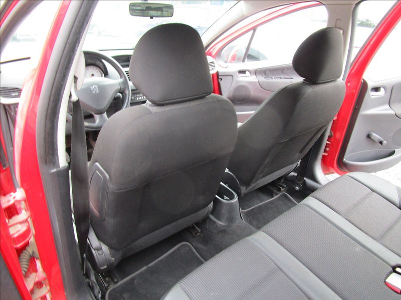 Peugeot 207 SW 1.4VTi Klima - fotka 24 z 36