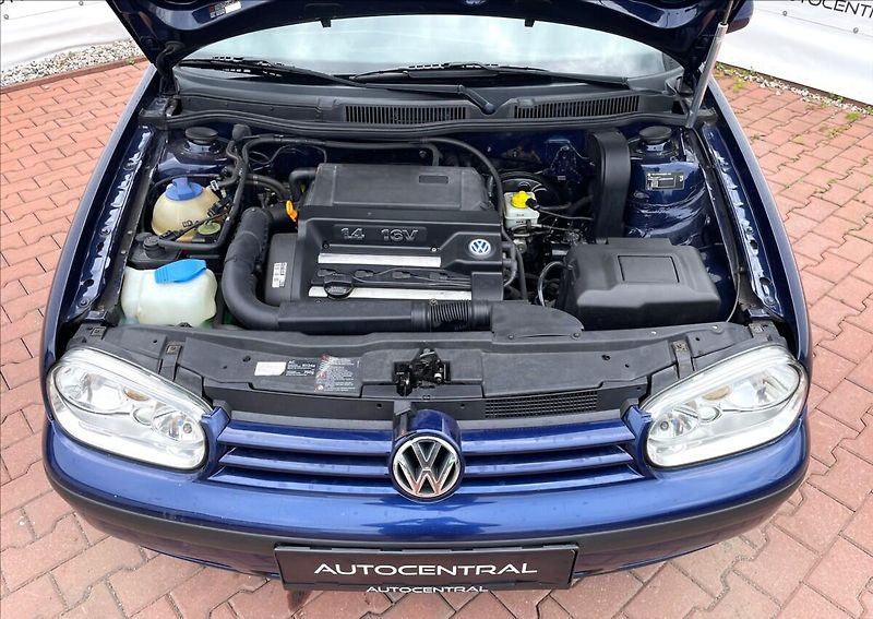Volkswagen Golf 1,4 i 16v 55kw servis - fotka 8 z 21