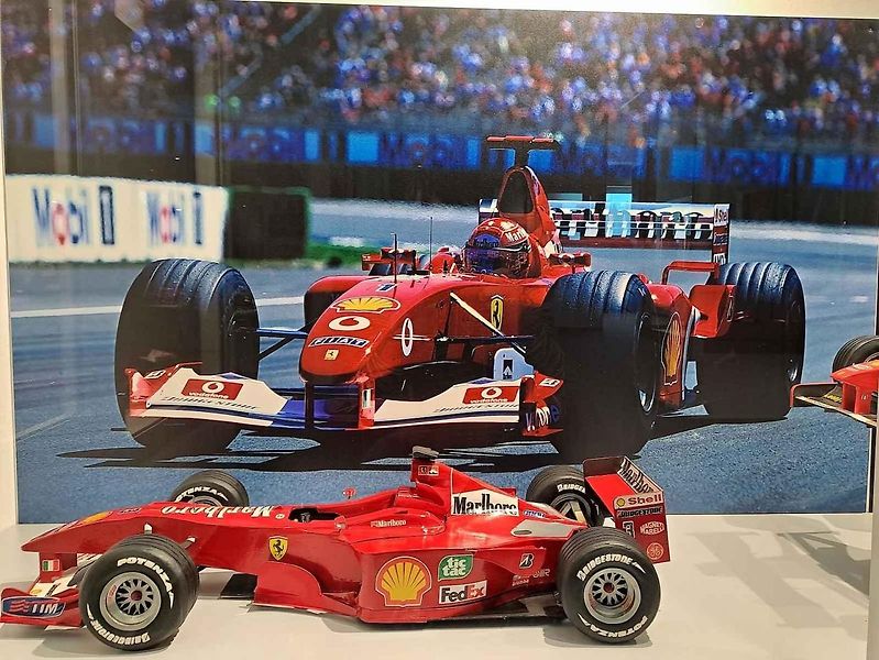 Unikátní modely závodních vozů Ferrari jsou k vidění na výstavě Legenda z Maranella v Technickém muzeu v Brně.