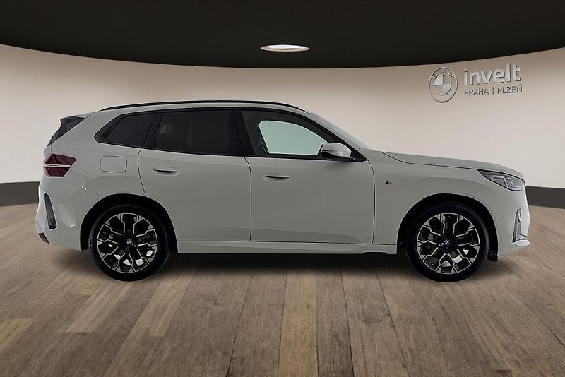 BMW X3 xDrive40d - fotka 2 z 19