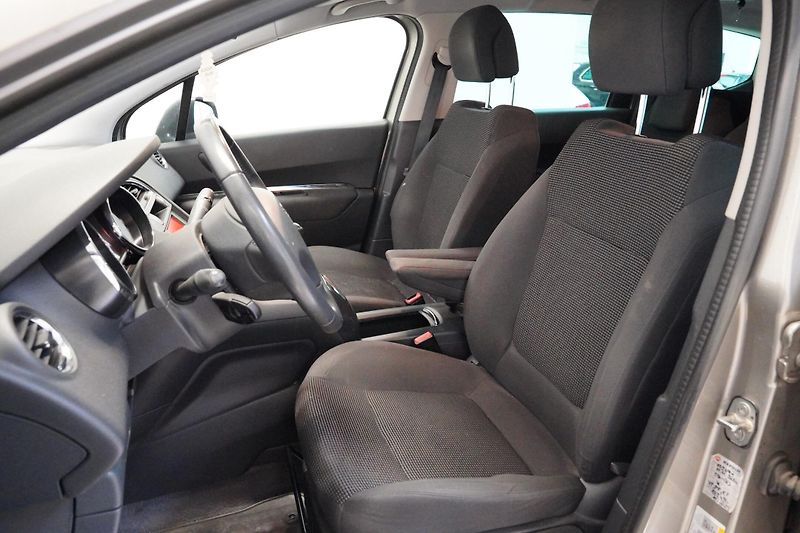Peugeot 5008 - fotka 6 z 6
