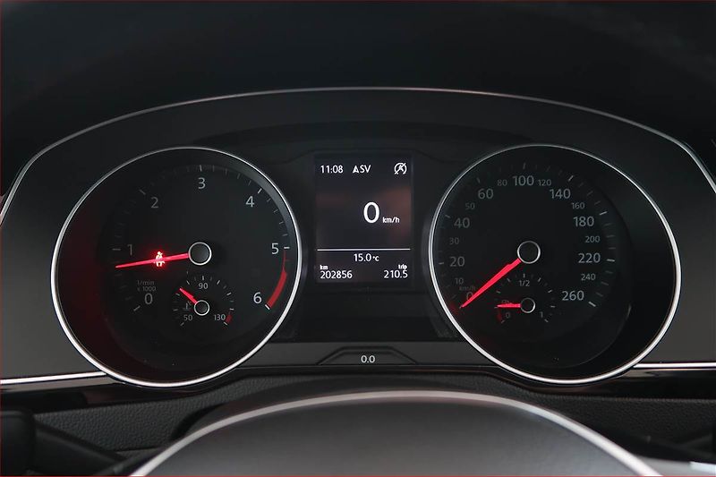 Volkswagen Passat (2015) 1.6 TDI, Navi, Tempomat - fotka 11 z 17