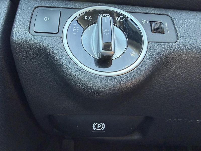 Mercedes-Benz Třídy C 180 CGI NAVIGACE SERVISKA - fotka 15 z 37
