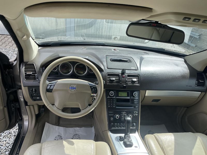 Volvo XC90 2.5TDi D5 200PS AWD R-DESIGN!! - fotka 114 z 180