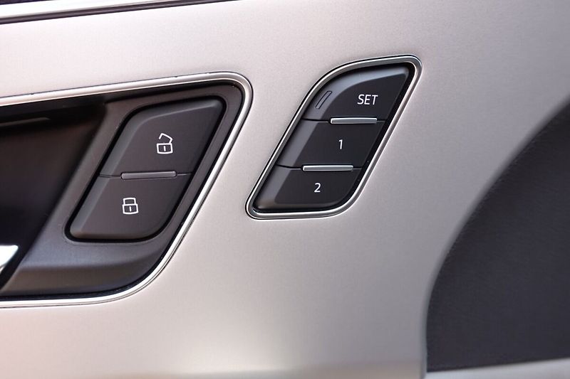 Audi Q7 3,0TDi 210kW S-Line, Soft clos - fotka 11 z 34