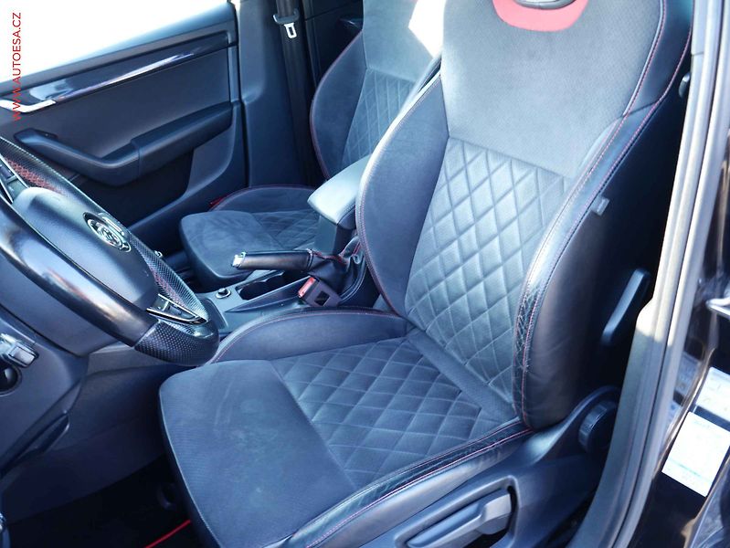 Škoda Octavia (2017) 2.0 TDi, RS, LED - fotka 9 z 18