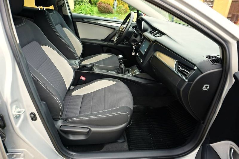 Toyota Avensis (2017) TREND 2,0 D.4D 105 kW - fotka 16 z 49