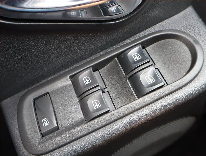 Dacia Duster (2014) 1.2 TCe, Navi, Tempomat - fotka 18 z 19