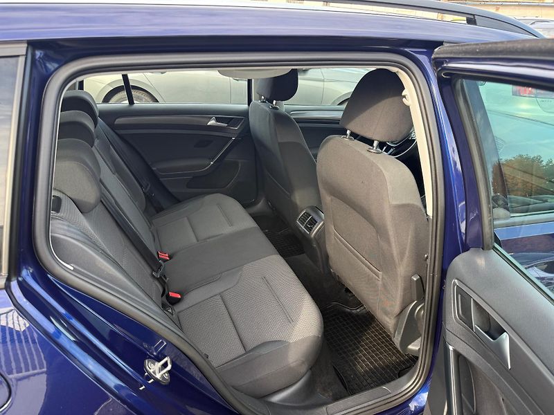 Volkswagen Golf 1.5 TSI COMFORTLINE - fotka 11 z 13