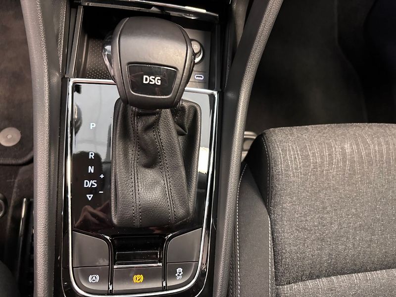 Škoda Karoq SPORTLINE 1.5 TSI 110kw - fotka 19 z 32
