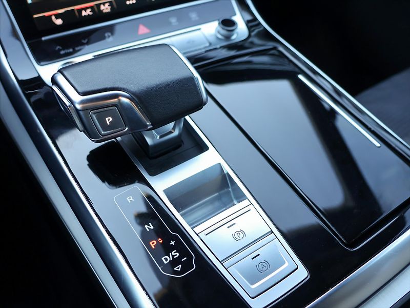 Audi Q7 3,0 TDI Quattro Tiptronic S li - fotka 28 z 36