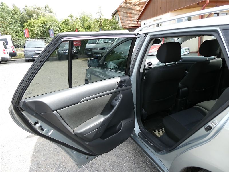 Toyota Avensis 1,8 16V 95kW závěs,digi.klima - fotka 18 z 32