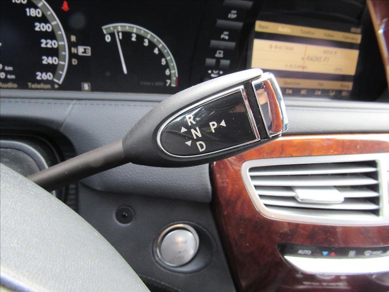 Mercedes-Benz CL 5,5 550 Elegance 285 KW - fotka 20 z 36