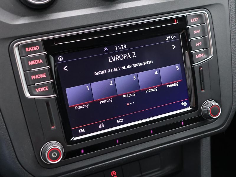 Volkswagen Caddy 1,4 TSI 92kW Maxi 7-Míst Xenon - fotka 19 z 30