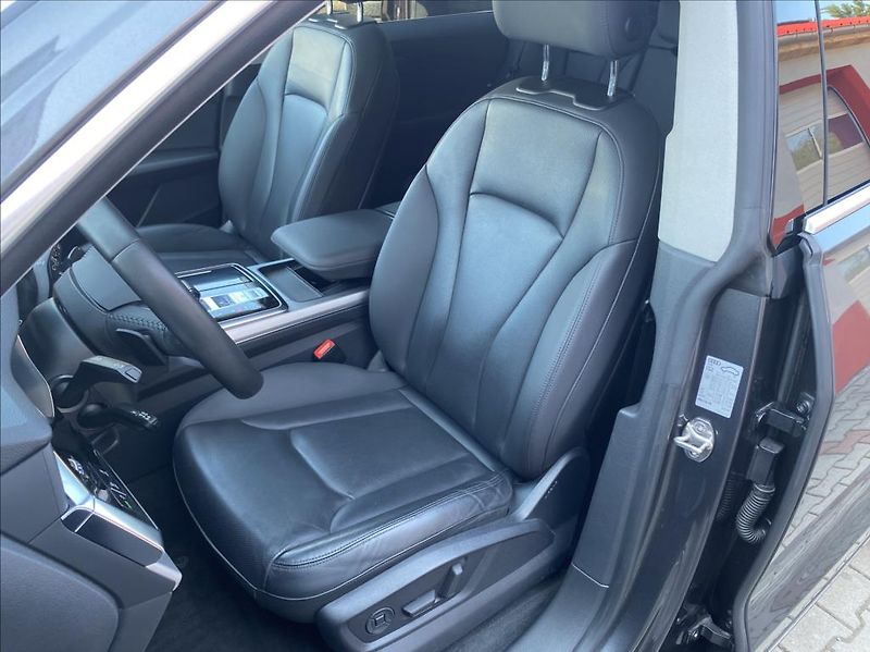 Audi Q8 3,0 55TFSi quattro Sport - fotka 10 z 47
