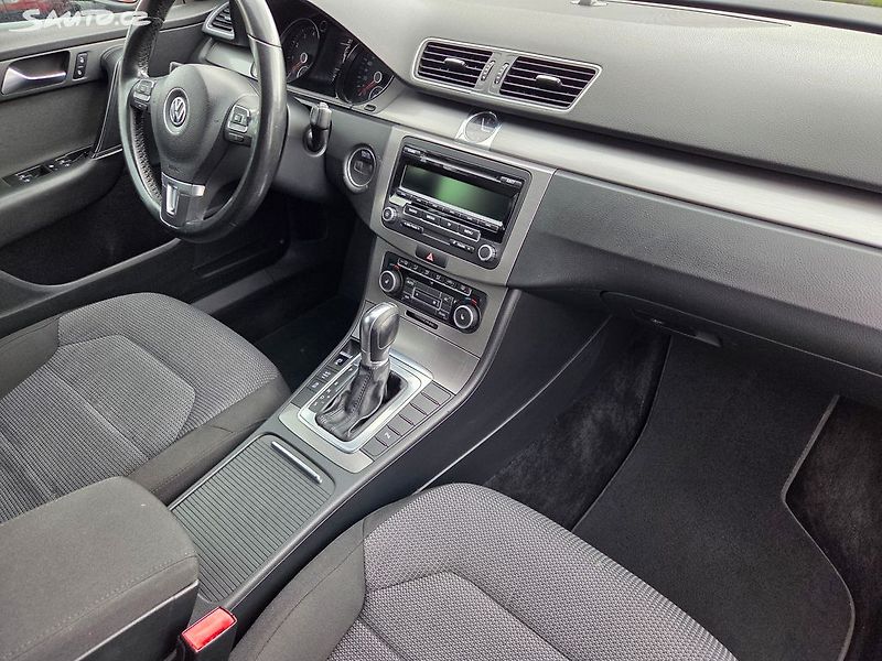 Volkswagen Passat (2011) 1.4i CNG Automat Nová STK - fotka 17 z 23