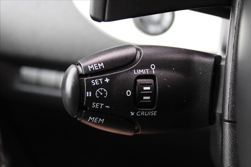 Citroën SpaceTourer 2,0 HDi  1.MAJ,DPH,A/T,8.MÍST - fotka 20 z 38