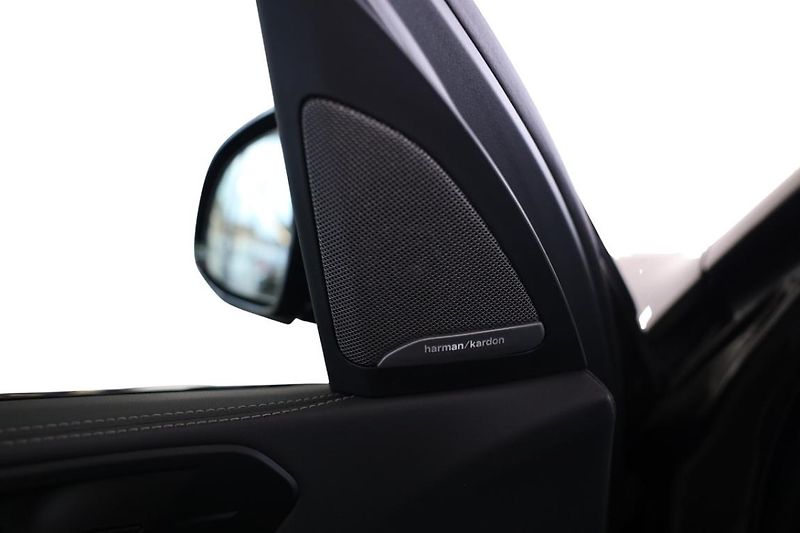BMW X5 xDrive30d - fotka 33 z 37