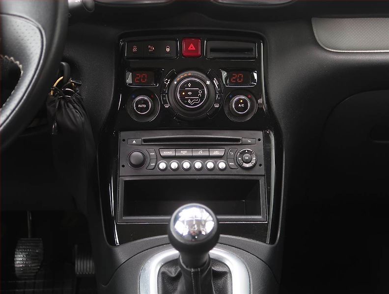 Citroën C3 Picasso (2015) 1.2 PureTech, Serv.kniha - fotka 12 z 16