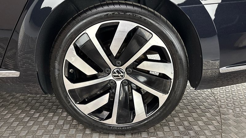 Volkswagen Arteon 1.4 TSI PHEV DSG R-Line Shooti - fotka 19 z 32