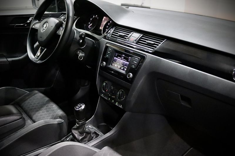 Škoda Rapid Spaceback 1.2 TSI 81 kW - fotka 12 z 26