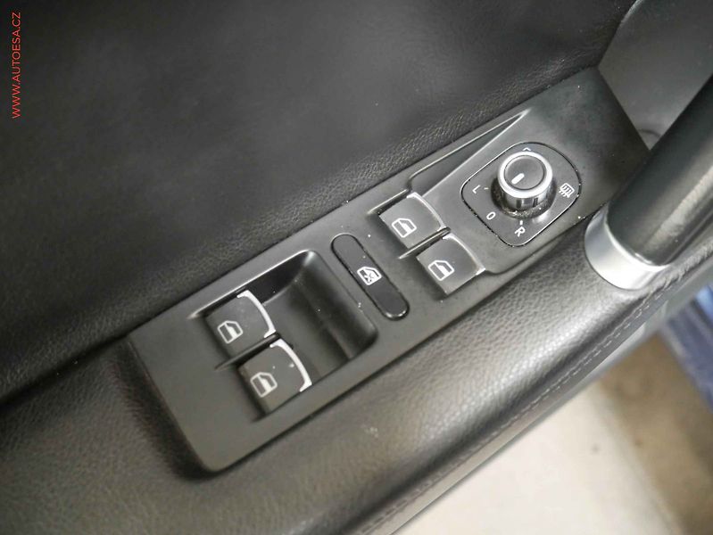 Volkswagen Passat (2011) 2.0 TDI, STK2/28 - fotka 22 z 24