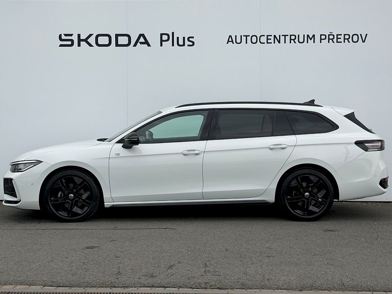 Volkswagen Passat (2024) 2.0 TDI 110 kW R-LINE - fotka 3 z 35