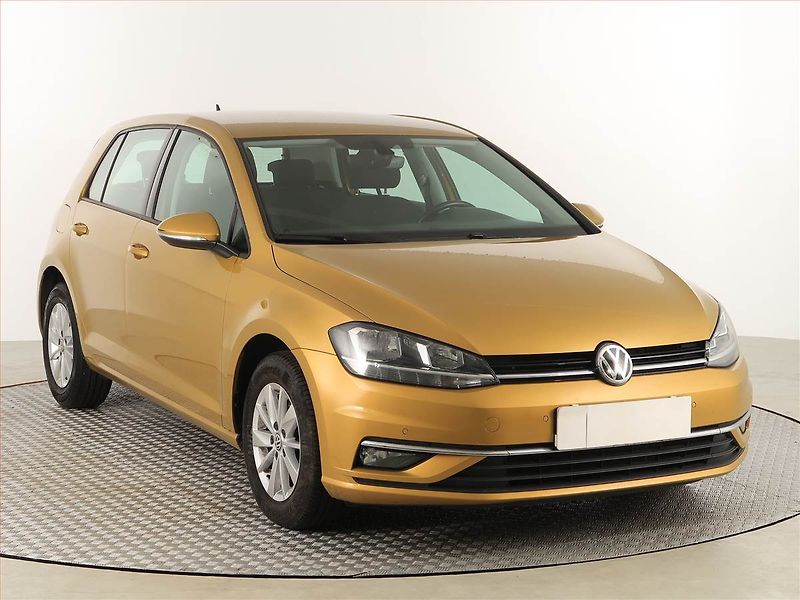 Volkswagen Golf (2019) 1.0 TSI, Serv.kniha, Tempomat - fotografie inzerátu
