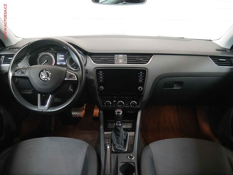 Škoda Octavia (2019) 1.5 TSi, ČR, Style, DSG, LED - fotka 8 z 25
