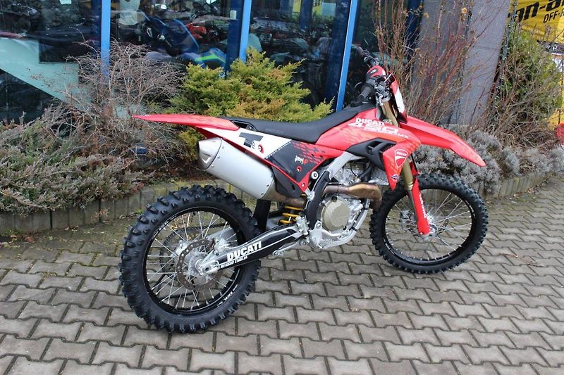 Ducati (2025) DESMO MX 450 2025 25 MTH AKCE - fotka 5 z 9