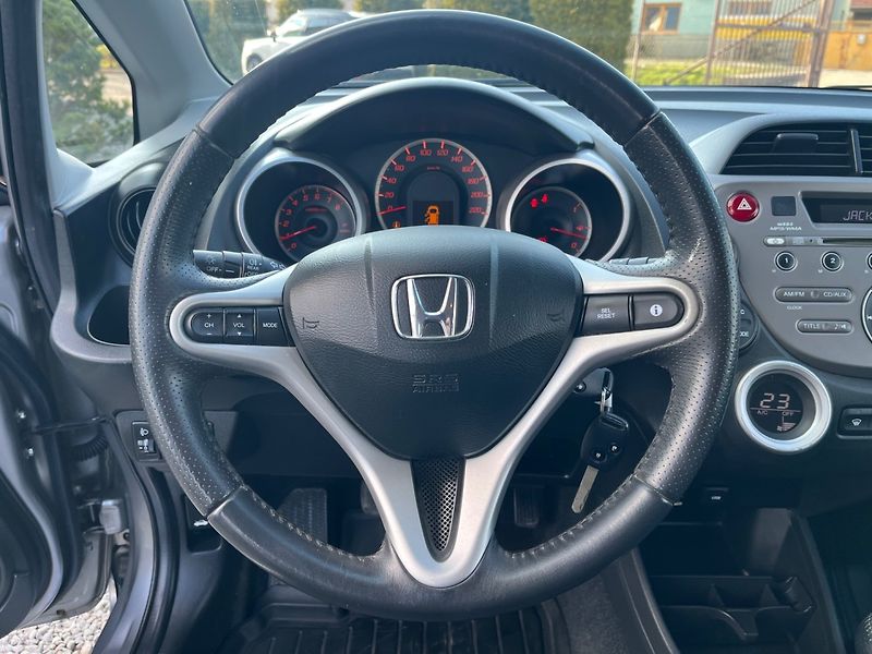 Honda Jazz (2010) 1.4 i Velmi pěkná - fotka 9 z 16