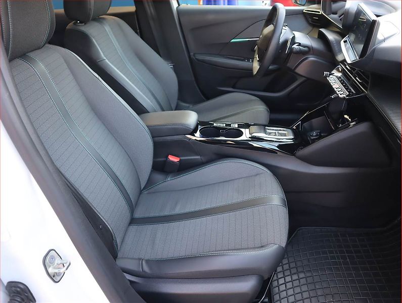 Peugeot 208 (2023) 1.2 PureTech, Automat, Navi - fotka 9 z 23