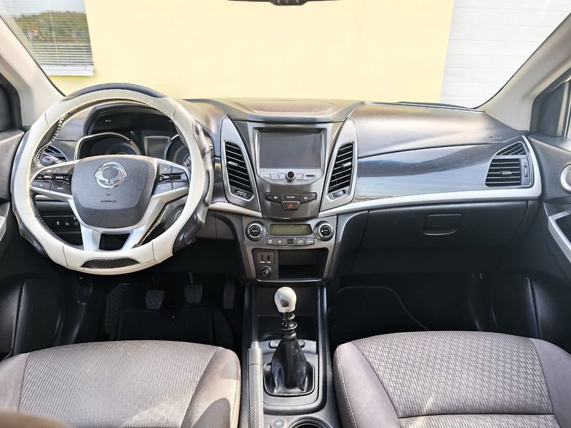 SsangYong Korando 2.0i LPG Výhřev/1.Maj/NAVI - fotka 23 z 26