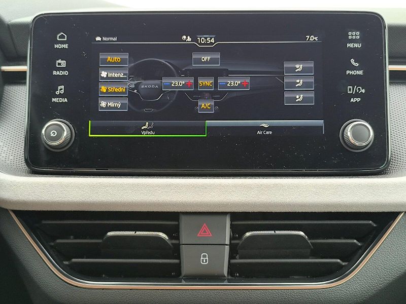Škoda Scala (2025) DSG 1.0 TSI / 85 kW / TOP SELE - fotka 32 z 34