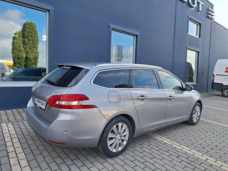 Peugeot 308 (2018) SW ALLURE 1,2PT 130k M6 - fotka 7 z 18