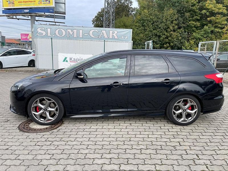 Ford Focus ST 2.0 EB 184 kW serviska - fotka 3 z 19