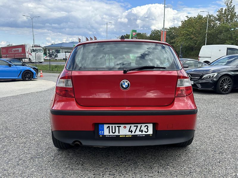 BMW Řada 1 (2006) BMW 116 2006 - fotka 6 z 16