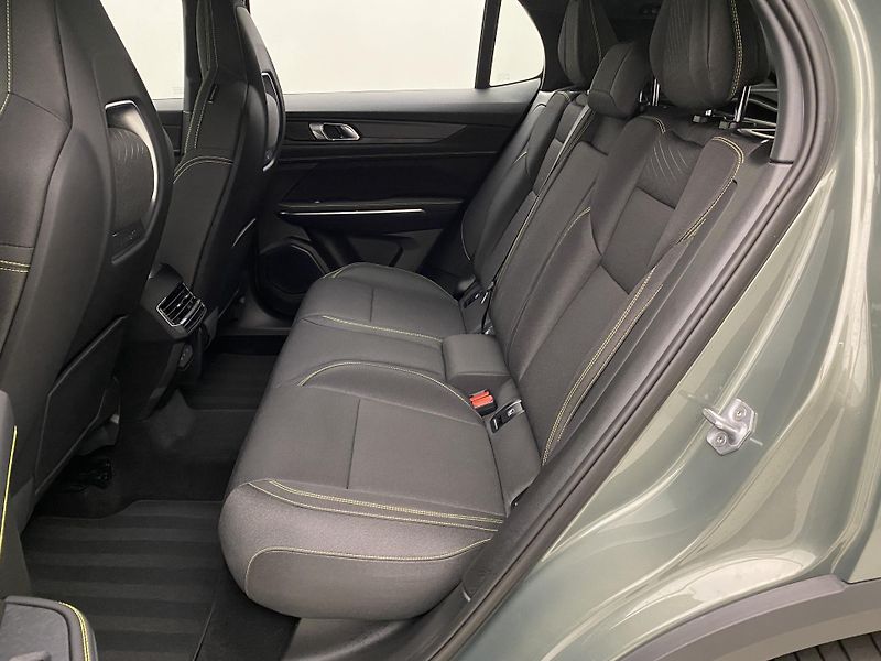 Lynk & Co 01 (2025) CORE PHEV AUT CZ 1.maj - fotka 4 z 95