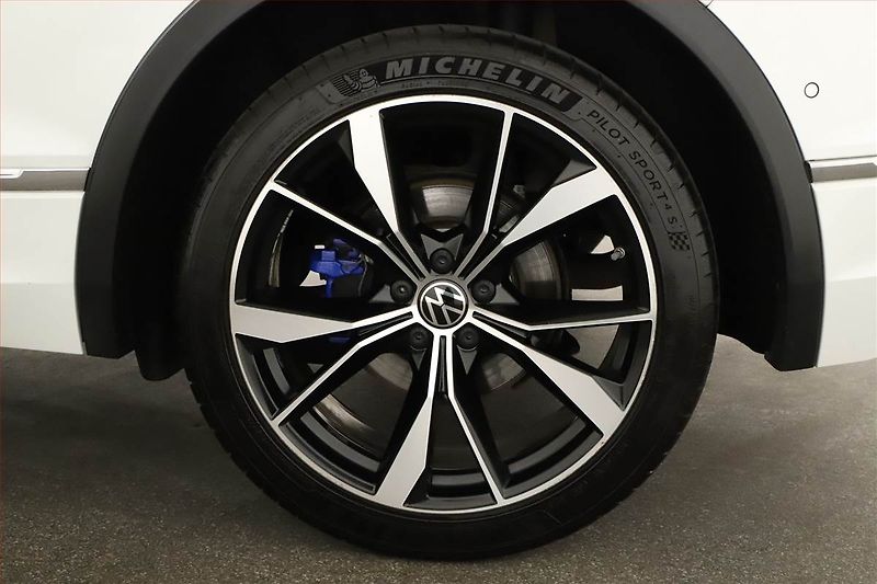 Volkswagen Tiguan (2021) R-Line R 2.0 TSI - fotka 19 z 19