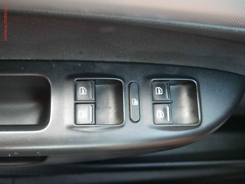 Škoda Octavia (2009) 1.4 TSI, ČR, AC, park.čidla - fotka 10 z 13