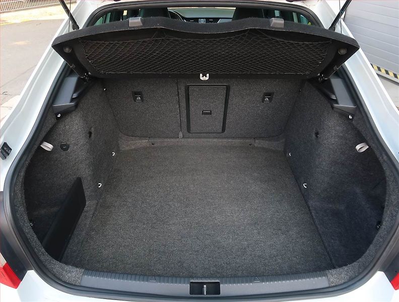 Škoda Octavia (2015) RS 2.0 TSI, Automat - fotka 14 z 19