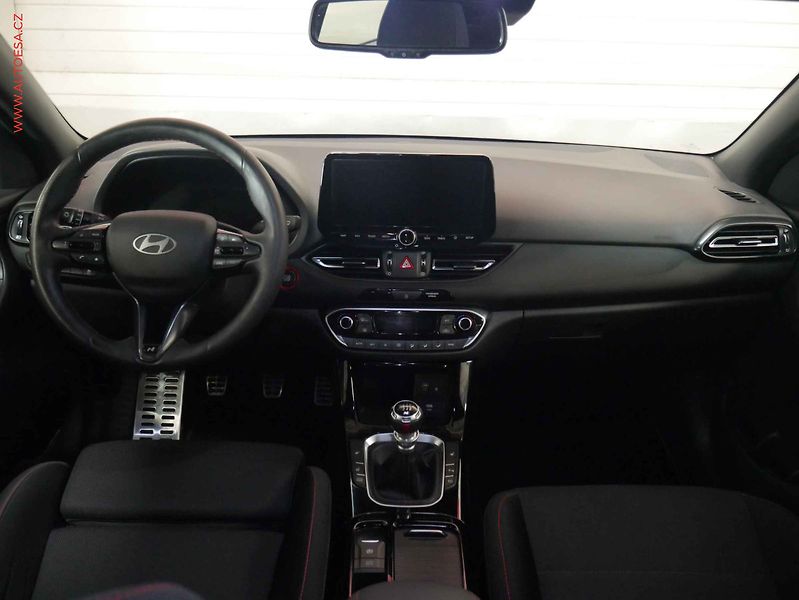 Hyundai i30 (2025) 1.5 T- GDI, 2.maj,ČR, LED - fotka 8 z 21
