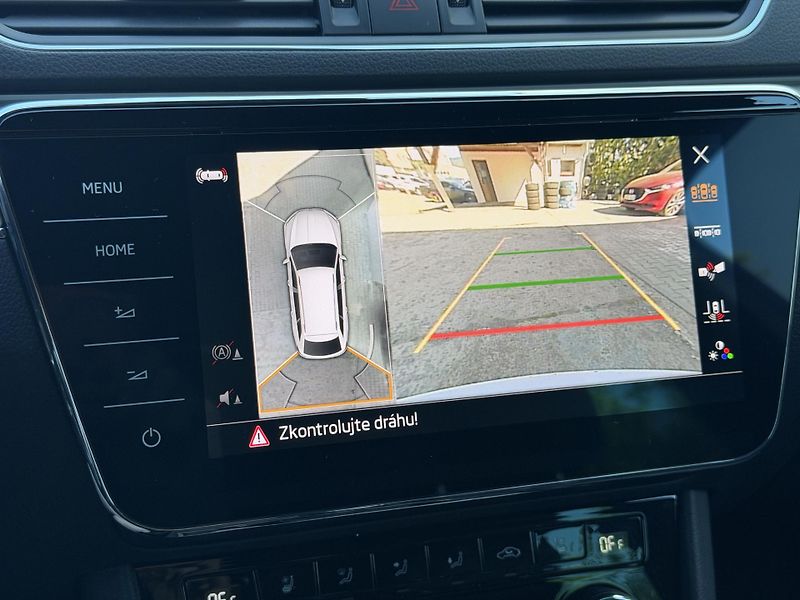 Škoda Superb 2.0 TDI 110kW L&K Combi DSG - fotka 11 z 38