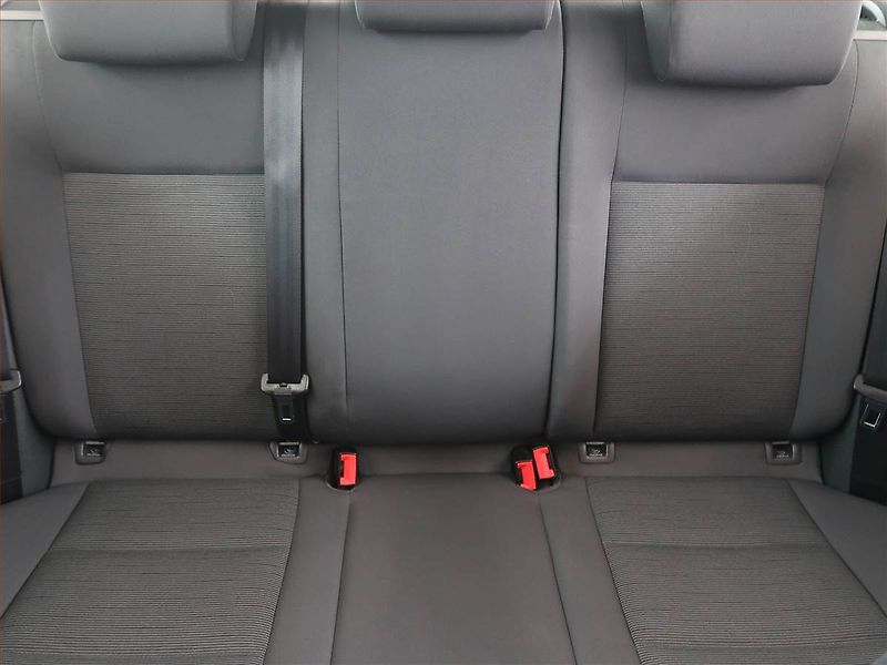Volkswagen Golf (2008) 1.6 - fotka 10 z 12
