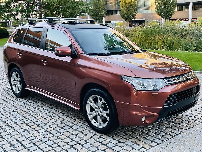 Mitsubishi Outlander 2.2D 4x4 7MÍST KAMERA SERVISKA - fotka 9 z 47