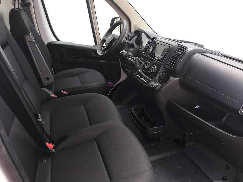 Peugeot Boxer (2026) 4350 L4H2 MAN6 2,2 BlueHDi - fotka 5 z 6