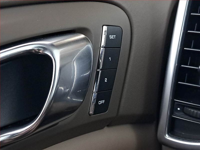 Porsche Cayenne (2011) S, 4X4, Automat, Kůže, Navi - fotka 23 z 27